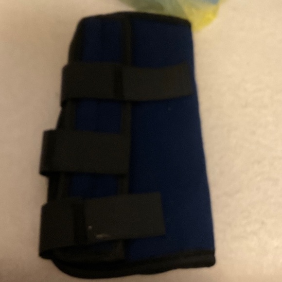 Blue Compression Support - Picture 3 of 3